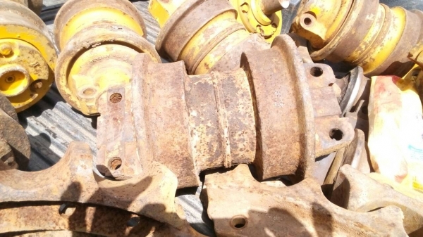 ขายอะไหล่รถแทรกเตอร์ D-6-D, D-5-H. D-4-H ของเก่าสภาพสวย ของญี่ปุ่น ขายไม่แพงครับ