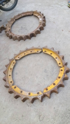 ขายอะไหล่รถแทรกเตอร์ D-6-D, D-5-H. D-4-H ของเก่าสภาพสวย ของญี่ปุ่น ขายไม่แพงครับ