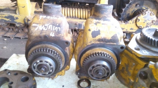 ขายอะไหล่รถแทรกเตอร์ D-6-D, D-5-H. D-4-H ของเก่าสภาพสวย ของญี่ปุ่น ขายไม่แพงครับ