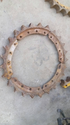 ขายอะไหล่รถแทรกเตอร์ D-6-D, D-5-H. D-4-H ของเก่าสภาพสวย ของญี่ปุ่น ขายไม่แพงครับ