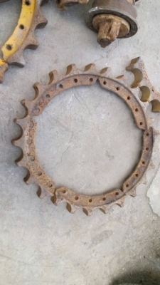 ขายอะไหล่รถแทรกเตอร์ D-6-D, D-5-H. D-4-H ของเก่าสภาพสวย ของญี่ปุ่น ขายไม่แพงครับ