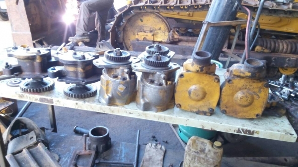 ขายอะไหล่รถแทรกเตอร์ D-6-D, D-5-H. D-4-H ของเก่าสภาพสวย ของญี่ปุ่น ขายไม่แพงครับ