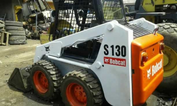 รถตัก BoBCaTรุ่นS130