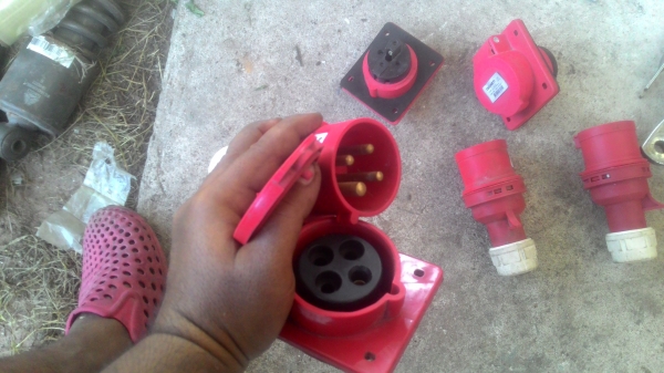 ปลั๊กไฟ  3 เฟส