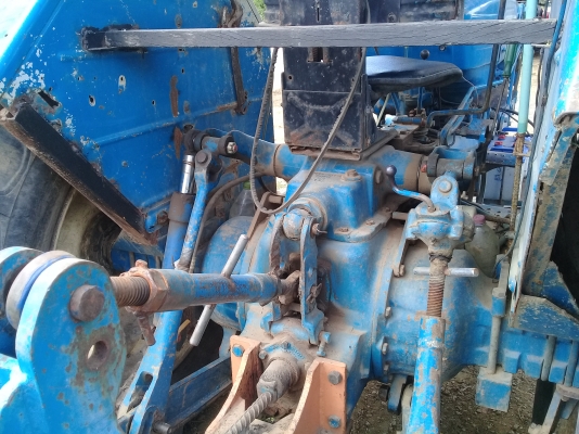 ขายรถไถซื้อไปใช้งานได้เลยเอกสารพร้อมโอนFord78แรงอุปกร์5อย่างค่ะ ขายรถไถซื้อไปใช้งานได้เลยเอกสารพร้อมโอนFord78แรงอุปกร์5อย่างค่ะ