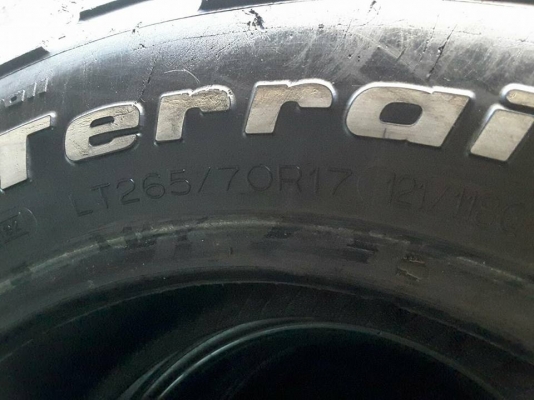 BF KM2 USA. 265-75-16 ปี12 สภาพดี 1ชุด