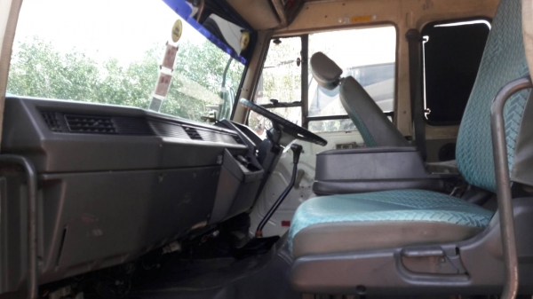 ขายหัวลาก หกล้อ 225 แรง รถพร้อมใช้งาน  ราคา  380,000 บาท