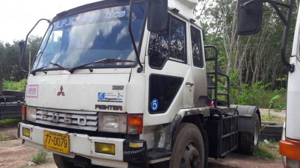 ขายหัวลาก หกล้อ 225 แรง รถพร้อมใช้งาน  ราคา  380,000 บาท