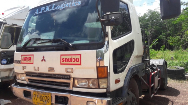 ขายหัวลาก หกล้อ 225 แรง รถพร้อมใช้งาน  ราคา  380,000 บาท