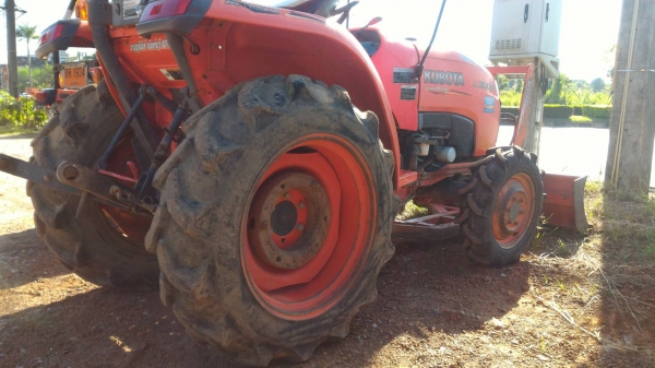 ขายรถไถ KUBOTA L3008 พร้อมดันหน้า ทะเบียนพร้อมโอน ราคา 250,000 สนใจโทรสอบถามได้ครับ DC Tractor Rayong 0818618678,0899347475 https://www.facebook.com/DC-Tractor-Rayong-307154532717928/ id line=081-8618678 id line=089-9347475 มีรถขนส่งบริการทั่วไทย