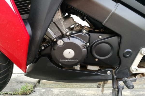 Cbr 150i 2013 วิ่ง5000 รถบ้านแท้ มือเดียว เล่มชุดโอนครบ สภาพสวย
