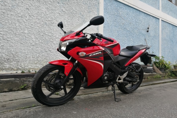Cbr 150i 2013 วิ่ง5000 รถบ้านแท้ มือเดียว เล่มชุดโอนครบ สภาพสวย