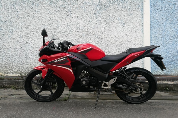 Cbr 150i 2013 วิ่ง5000 รถบ้านแท้ มือเดียว เล่มชุดโอนครบ สภาพสวย