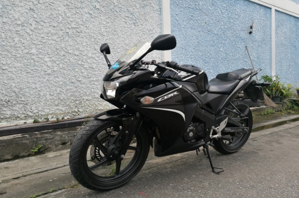Cbr 150i 2013 รถบ้านแท้ มือเดียว เล่มชุดโอนครบ สภาพสวย