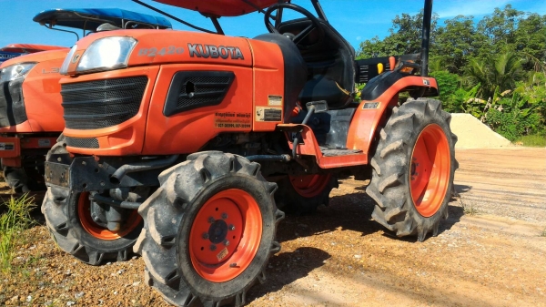 ขายรถไถ KUBOTA  B2420  แถมขนส่งให้ฟรีๆ ทั่วไทย  ราคา 170,000 สนใจโทรสอบถามได้ครับ DC Tractor Rayong 0818618678,0899347475 https://www.facebook.com/DC-Tractor-Rayong-307154532717928/ id line=081-8618678 id line=089-9347475