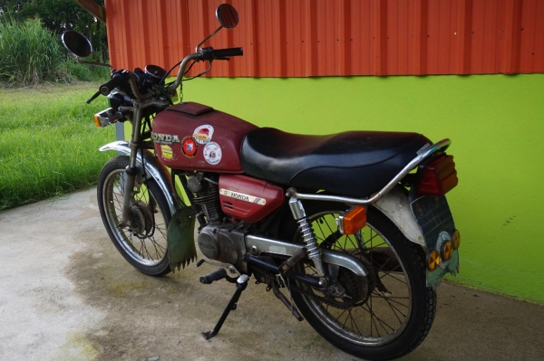 ขาย HONDA GL 100 เดิมเครื่องดีวิ่งดีทะเบียนพร้อมโอน ขาย HONDA GL 100 เดิมเครื่องดีวิ่งดีทะเบียนพร้อมโอน