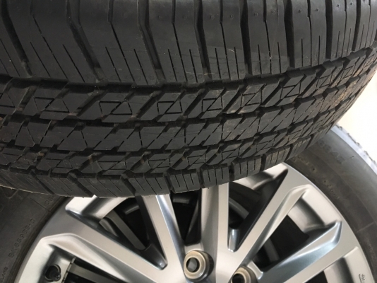 ล้อแม็กป้ายแดง new Triton 17 พร้อมยาง 245 65 17 ตุ่มหน้ามีทุกเส้น