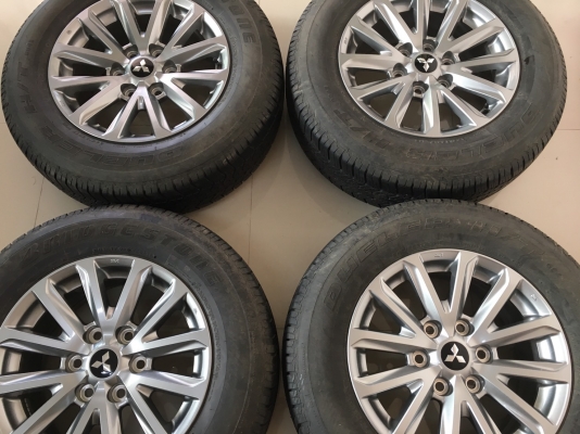 ล้อแม็กป้ายแดง new Triton 17 พร้อมยาง 245 65 17 ตุ่มหน้ามีทุกเส้น