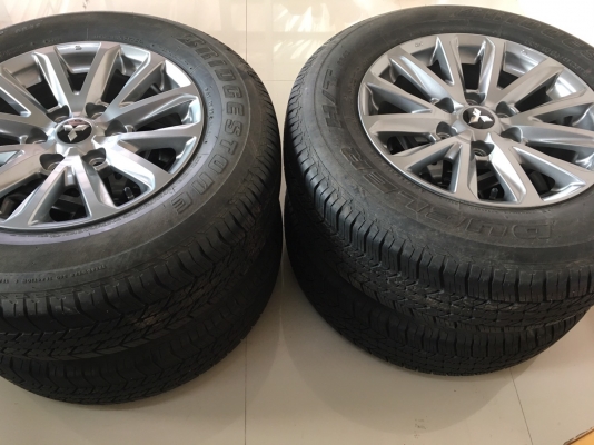 ล้อแม็กป้ายแดง new Triton 17 พร้อมยาง 245 65 17 ตุ่มหน้ามีทุกเส้น