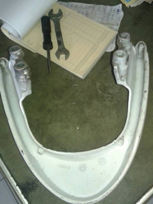 เหล็กท้ายเบาะ click คาบู