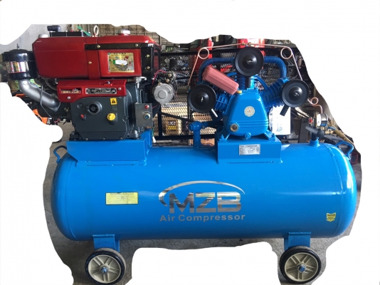 ขายปั้มลมใหม่ ใช้เครื่องยนต์ ดีเซล 7 แรง ถัง 300 ลิตร มีมอเตอร์สตาร์ทด้วย ราคา 39500 บาท