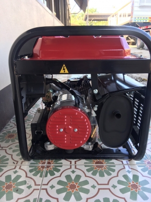 ขายเครื่องปั่นไฟใหม่ เบนซิน 7 แรง มีมอเตอร์สตาร์ทและแบตเตอรี่ ราคา 9500 บาท