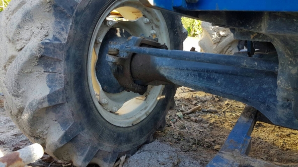 รถไถนา FORD 6640 ปี52NEW HOLLANDคานหน้าคาเรโล2เพลา มีผาน3ดันหน้า เจ้าของขายเอง รถไถนา FORD 6640 ปี52NEW HOLLANDคานหน้าคาเรโล2เพลา มีผาน3ดันหน้า เจ้าของขายเอง