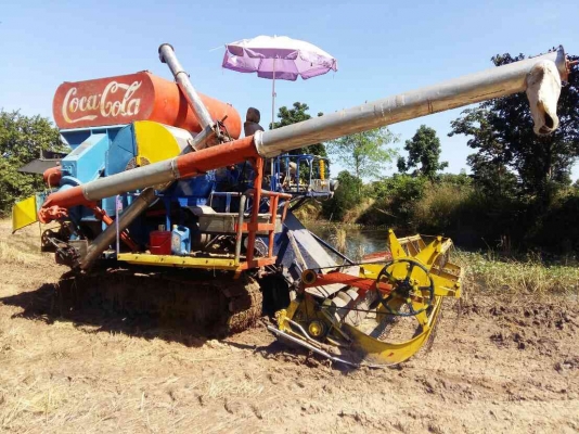 ศักพัฒนา รถเกี่ยวข้าวอุ้ม 5ตัน เครื่องอีชุ195 พร้อมหาเงินจร้า ศักพัฒนา รถเกี่ยวข้าวอุ้ม 5ตัน เครื่องอีชุ195 พร้อมหาเงินจร้า