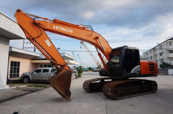 HITACHI ZX200-5G yr.2013