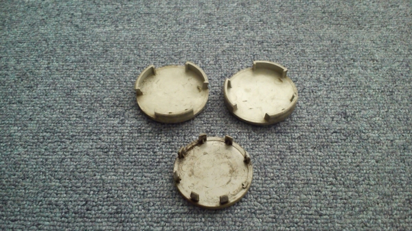 เศษฝาปิดดุมล้อ CITROEN และ Alfa Romeo เศษฝาปิดดุมล้อ CITROEN และ Alfa Romeo