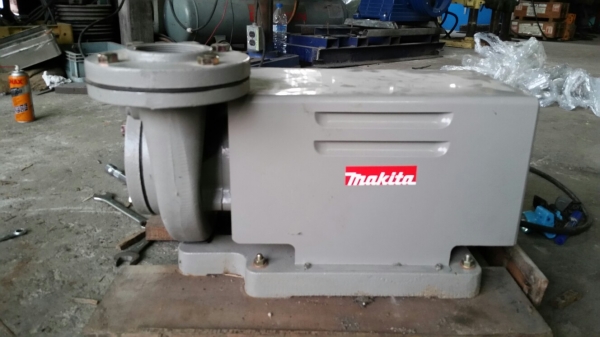 ปั๊มน้ำ makita  3 hp 380 v