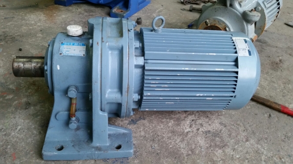 มอเตอร์เกียร CYCLO DRIVE 10 HP RATIO 29