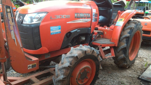 ขายรถไถ KUBOTA  L3008 พร้อมดันหน้า ใช้งานมา 557 ชม. ราคา 250,000 สนใจโทรสอบถามได้ครับ DC Tractor Rayong 0818618678,0899347475 https://www.facebook.com/DC-Tractor-Rayong-307154532717928/ id line=081-8618678 id line=089-9347475