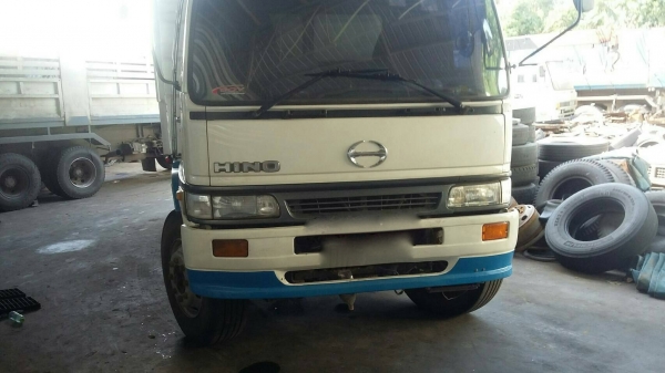 รถฮีโน่ 10 ล้อดั้ม FM3M เปลื่ยนเครื่อง 320 แรงม้า ปี 40. สนใจติดต่อ 081 - 6079515