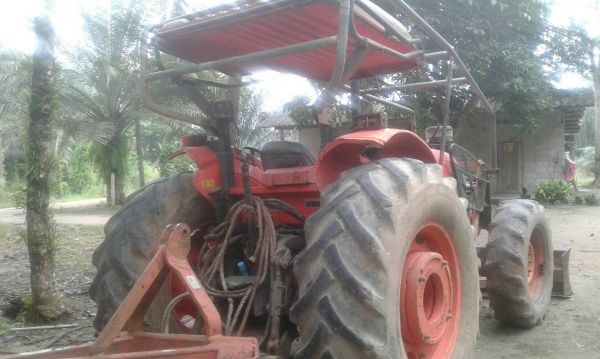 รถไถ KUBOTA M8540 , 2 เพลา. ปี 53. สนใจติดต่อ 081 - 6079515 รถไถ KUBOTA M8540 , 2 เพลา. ปี 53. สนใจติดต่อ 081 - 6079515