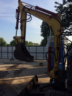 รถแม็คโคร YANMAR YB301