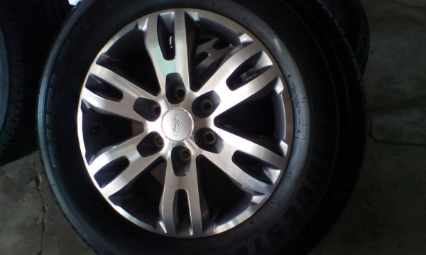 ล้อแม็ก FORD everest ขอบ 18 พร้อมยางใหม่ๆ ล้อเก่าเทิร์นได้