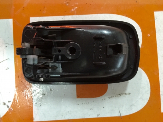 ขายมือเปิดประตูด้านในรถ DAIHATSU MIRA L80 ของแท้เลย ขายมือเปิดประตูด้านในรถ DAIHATSU MIRA L80 ของแท้เลย