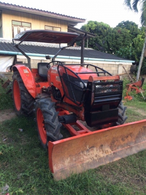 ขายkubota m6040 พร้อมอุปกรณ์ เล่มทะเบียนพร้อมโอน