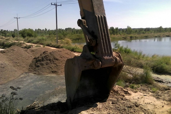 ขายKomatsu Pc200-5สภาพสวยพร้อมใช้ติดต่อคุณอ๊อฟ พิจิตร 086-737-9991