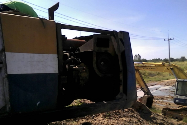 ขายKomatsu Pc200-5สภาพสวยพร้อมใช้ติดต่อคุณอ๊อฟ พิจิตร 086-737-9991