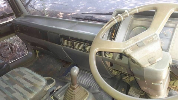 ขายรถสิบล้อดัมพ์ Hino 3M เครื่องเดิม 240 แรง 2 เพลา ปี 40 กระบะดัมพ์เหล็ก ทะเบียนพร้อม ขายรถสิบล้อดัมพ์ Hino 3M เครื่องเดิม 240 แรง 2 เพลา ปี 40 กระบะดัมพ์เหล็ก ทะเบียนพร้อม