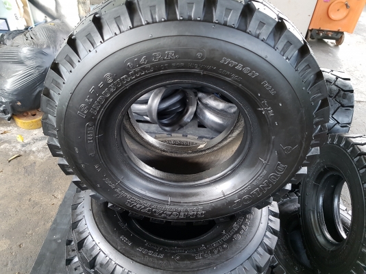 ขายยางลมรถโฟล์คลิฟท์ขนาด 18&times;7-8ใหม่ครบชุด ราคาถูก
