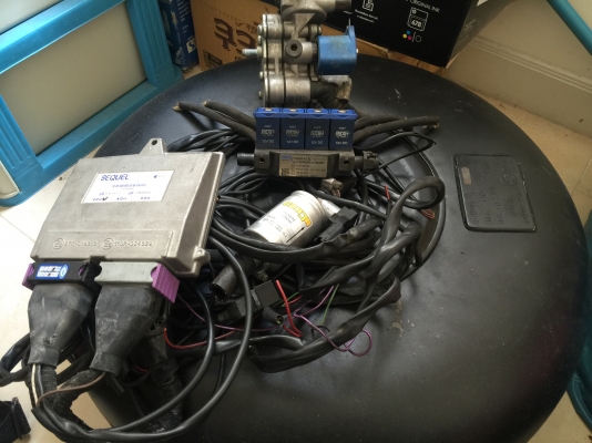 ขายชุดแก็ส LPGหัวฉีด ถังโดนัส อุปกรณ์ครบ ผึ้งติดมาไม่ถึงปี