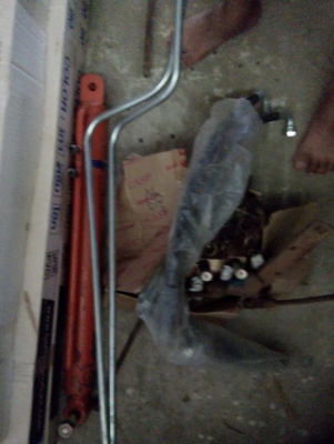 ขายชุดดันหน้าคูโบต้า M 70 ขาดใบมีดแต่มีใบมีดของรถไุถฟอร์ดให้ครับ