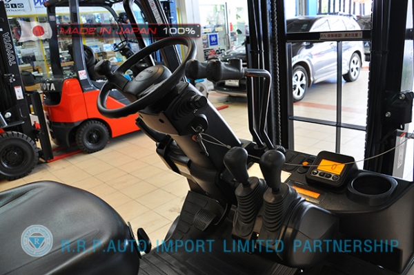 ขายรถโฟล์คลิฟท์มือสอง TOYOTA รุ่น 8FG15-32103 นำเข้าจากประเทศญี่ปุ่น 100\% ไม่เคยใช้งานในไทย