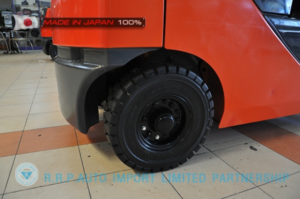 ขายรถโฟล์คลิฟท์มือสอง TOYOTA รุ่น 8FG15-32103 นำเข้าจากประเทศญี่ปุ่น 100\% ไม่เคยใช้งานในไทย