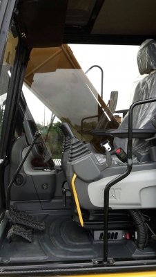 รถแบ็คโฮ CAT320D2 JAPAN ออกป้ายแดง METRO  ชั่วโมง 250 ชม.รถออกปี 2558