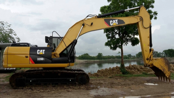 รถแบ็คโฮ CAT320D2 JAPAN ออกป้ายแดง METRO  ชั่วโมง 250 ชม.รถออกปี 2558