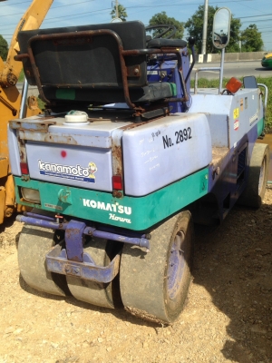 ขายรถบดล้อยางขนาด 3 ตัน KOMATSU JW 30-2 เอกสารอินวอย ราคา 180000